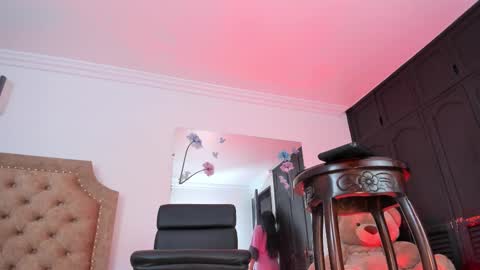 Snapshot of trannypartner chatting on October 19, 8:24 pm Juliana Giiraldo online show from October 19, 8:24 pm