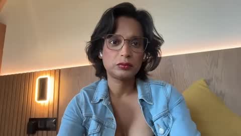 Flor Wilde online show from May 16, 8:22 am