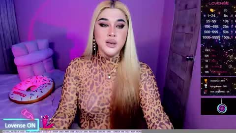 Snapshot of transsalawahan chatting on February 23, 12:41 am BELLA online show from February 23, 12:41 am
