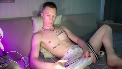 Travis online show from June 28, 12:23 pm