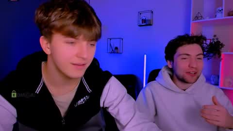 Travis online show from February 7, 10:18 am