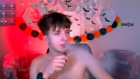 Travis online show from October 20, 7:19 pm