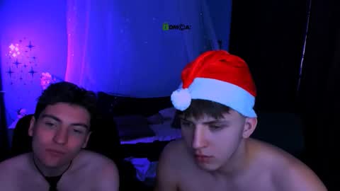 Travis online show from December 14, 8:48 pm