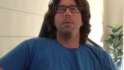 TravisKenn online show from April 27, 11:30 am