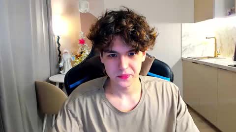 travisrivas online show from December 3, 3:40 am