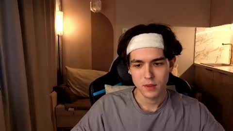 travisrivas online show from July 17, 2:57 am