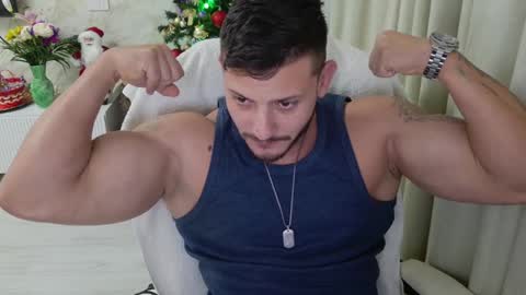 TRAVISS HOLDEN online show from December 27, 9:00 pm