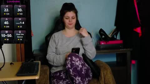 Snapshot of treejeanne chatting on October 8, 3:02 am TreeJeanne online show from October 8, 3:02 am
