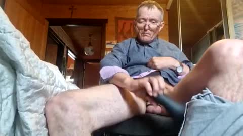 trekkertje12345 online show from April 12, 3:38 pm