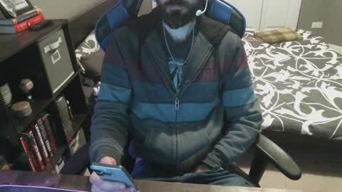 J online show from December 6, 7:04 am