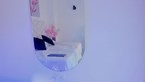 trixxie_18 online show from May 22, 12:39 am