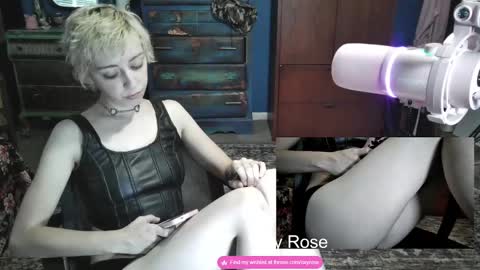 Snapshot of trixyrose chatting on September 30, 12:37 pm RixyRose online show from September 30, 12:37 pm