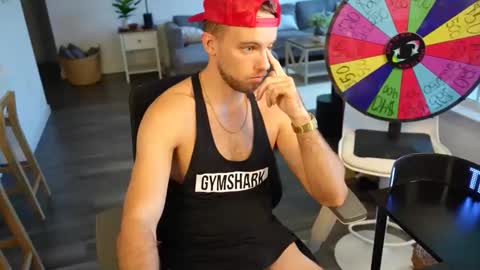 Snapshot of troy_greenxo chatting on October 8, 9:43 pm Troy Green online show from October 8, 9:43 pm