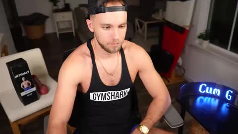 Snapshot of troy_greenxo chatting on February 25, 3:20 am Troy Green online show from February 25, 3:20 am