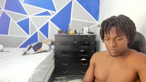 troy_stonee online show from February 26, 3:37 pm