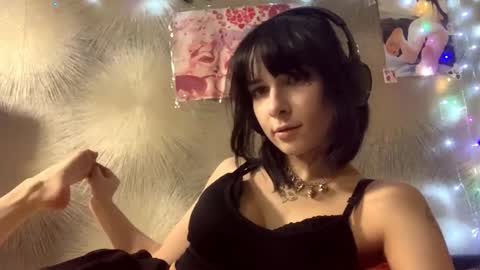 Poly online show from February 21, 6:55 pm