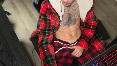 Leo online show from February 3, 4:33 pm