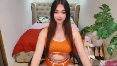 ts_yoshi_ online show from August 3, 1:39 pm