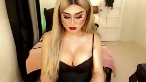 SEDUCTIVEmistresCUMS online show from March 10, 8:28 am