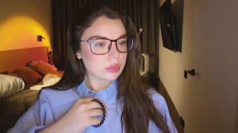 Ariana online show from December 3, 9:48 pm