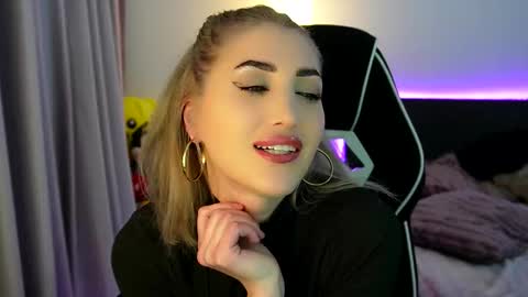 MayCarrey online show from March 2, 11:11 pm