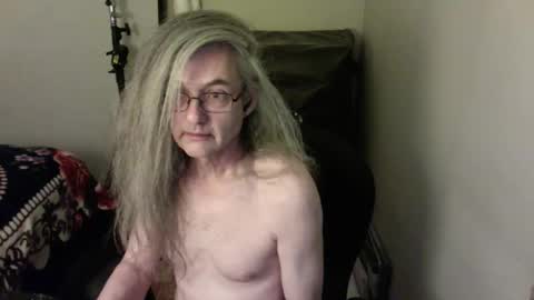 twigslet online show from November 16, 2:02 am