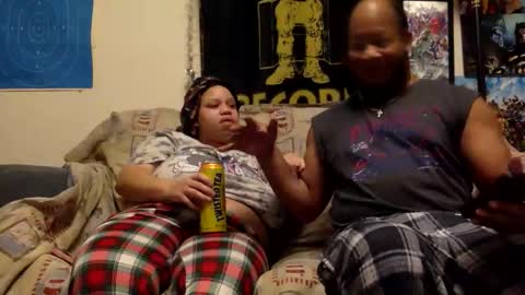 Twin and Lea online show from December 5, 2:55 am