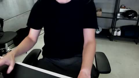 twink27844711 online show from September 21, 1:37 pm