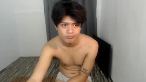 Snapshot of twink_blaze chatting on October 15, 3:21 am BLAZE online show from October 15, 3:21 am