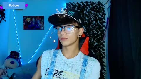 Snapshot of twink_sebas_ chatting on February 18, 5:09 am Bad boy sebastian online show from February 18, 5:09 am