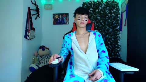 Snapshot of twink_sebas_ chatting on February 3, 4:41 pm Bad boy sebastian online show from February 3, 4:41 pm