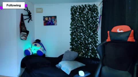 Snapshot of twink_sebas_ chatting on February 11, 7:27 pm Bad boy sebastian online show from February 11, 7:27 pm