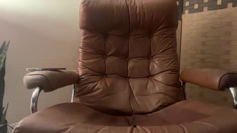 Snapshot of twinkie_lad117 chatting on October 13, 9:11 am twinkie_lad117 online show from October 13, 9:11 am