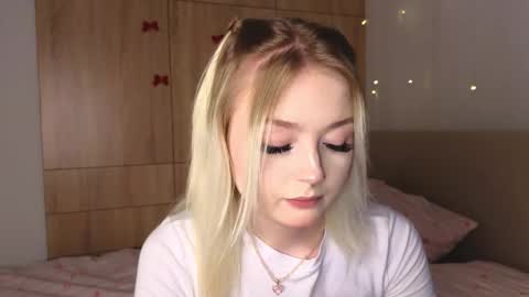 twinklefluff online show from February 25, 4:32 pm