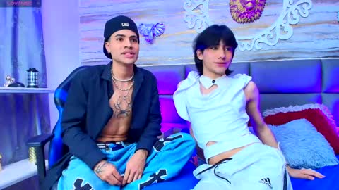 twinslovers_ online show from September 11, 9:49 pm