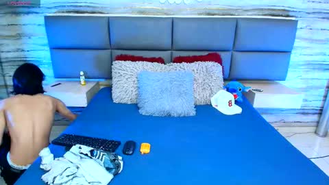 twinslovers_ online show from October 21, 11:52 pm