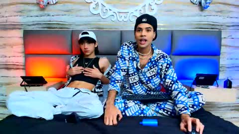 twinslovers_ online show from September 30, 7:57 pm