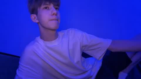 TwiShadow online show from February 3, 6:23 pm