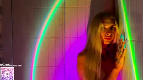 Molly and Nick online show from April 8, 7:06 pm