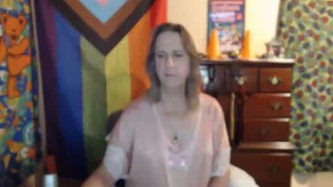 twocumkerry online show from February 18, 6:57 am