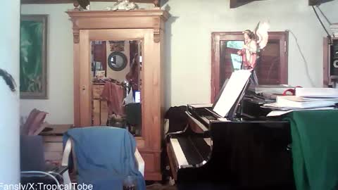 TobeBritta online show from March 15, 8:34 pm