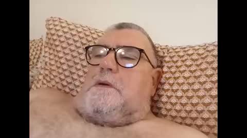 twohats2810 online show from December 1, 9:57 pm