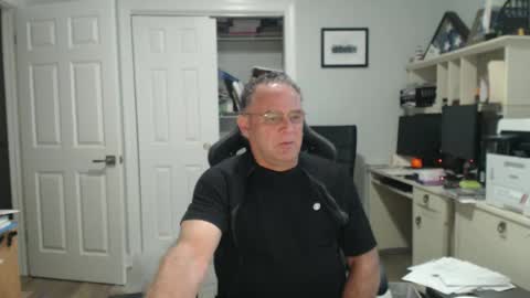 Twopeopleinlove online show from October 8, 10:21 am