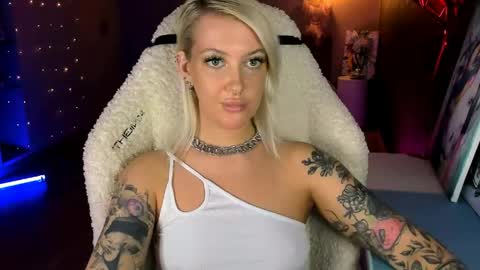 Miley online show from April 18, 2:52 pm