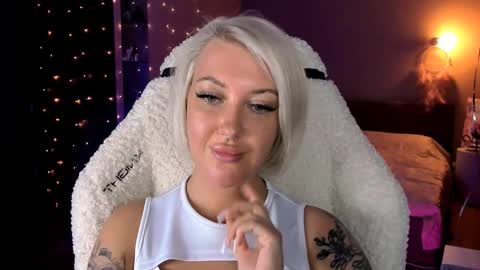 Miley online show from December 11, 5:47 pm