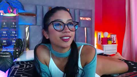 tyla_ks online show from December 3, 9:04 pm