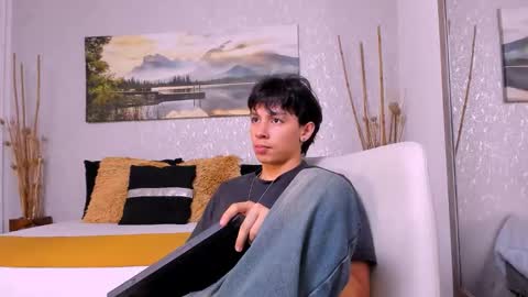 Tyler online show from October 25, 3:51 am