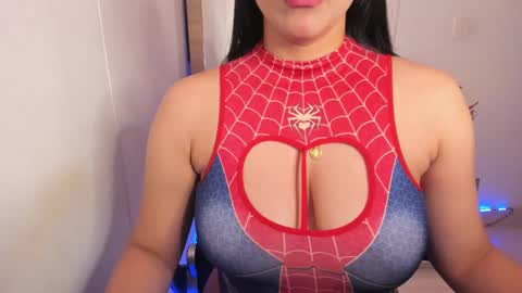 Snapshot of tylor_love chatting on February 23, 8:44 pm tylor_love online show from February 23, 8:44 pm