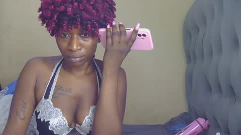 tynniee online show from March 28, 11:06 pm