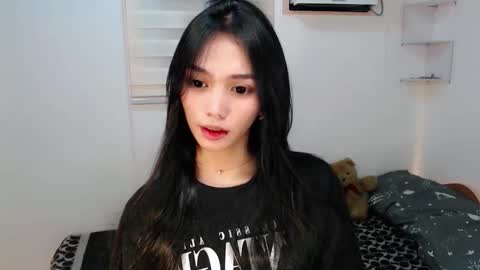Snapshot of ughliah chatting on October 6, 1:40 pm urbbgirl alliah online show from October 6, 1:40 pm
